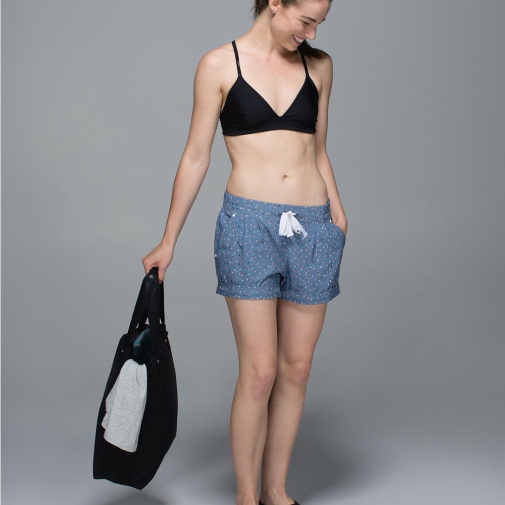 Lululemon athletica Blue Athletic Shorts with Dots Confetti pattern Like NE